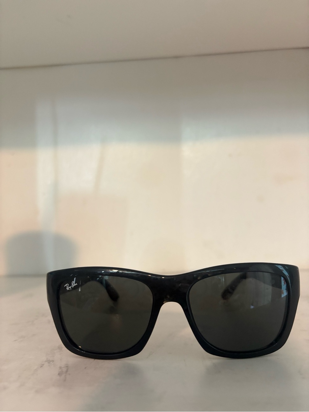 Ray-Ban unisex RB4194 Sunglasses Black/Green 4194 601 53 0 17 140 No Case